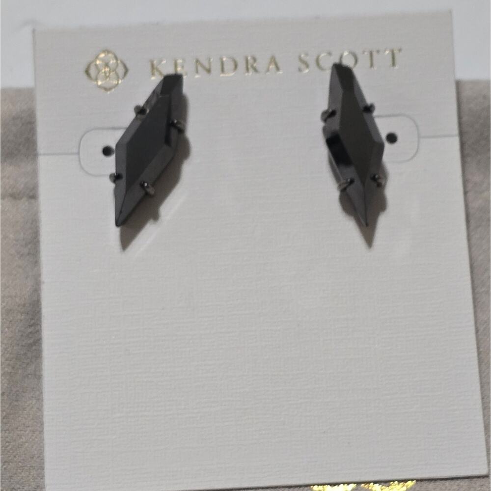 Kendra Scott Brooke? GUNMETAL AND BLACK HEMATITE STUD EARRINGS NEW - Picture 2 of 6